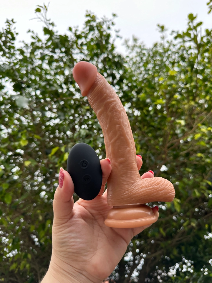 Penis de borracha com Vibrador  - 1