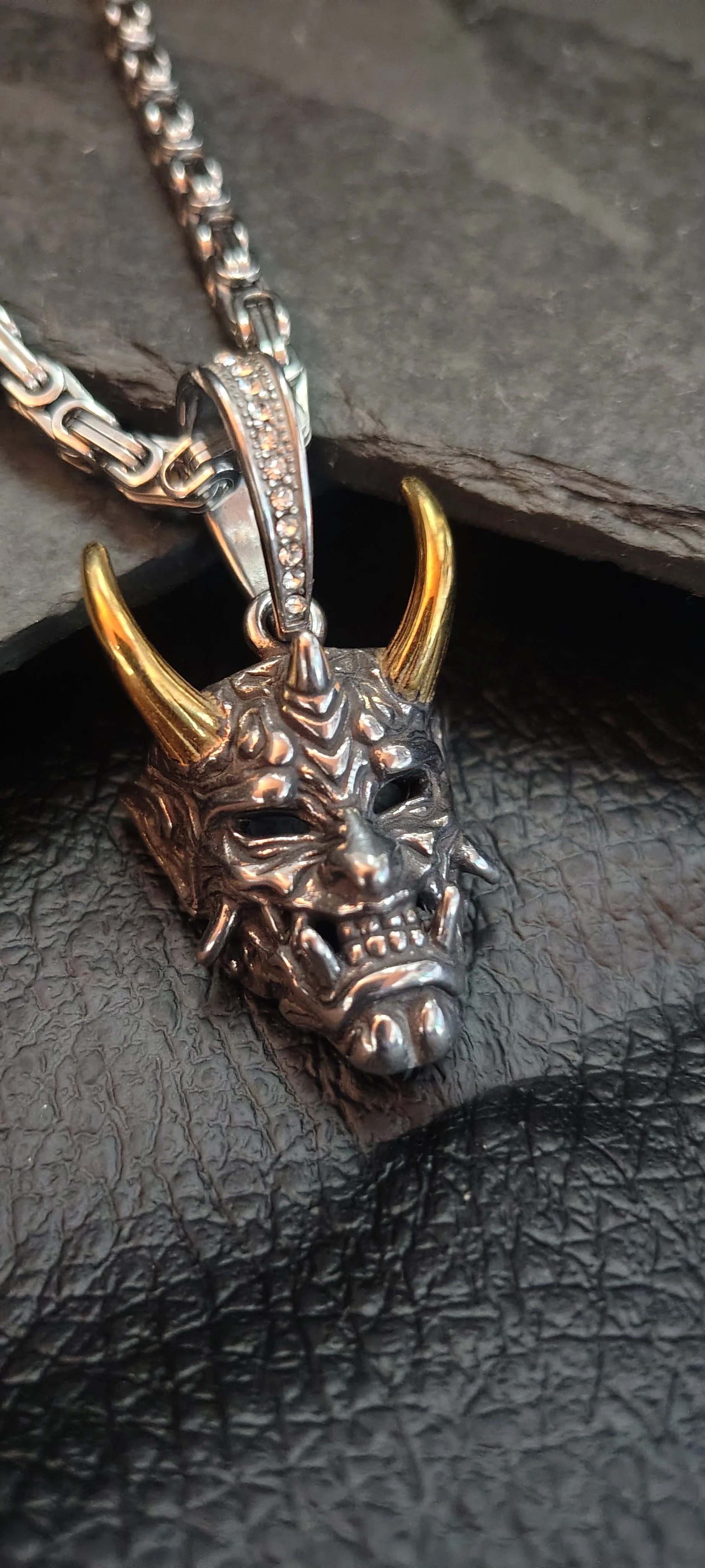 Corrente Masculina Oni Hannya 65cm + Pingente Máscara Japonesa 5cm - Chifre Dourado - Aço Inoxidável - 2