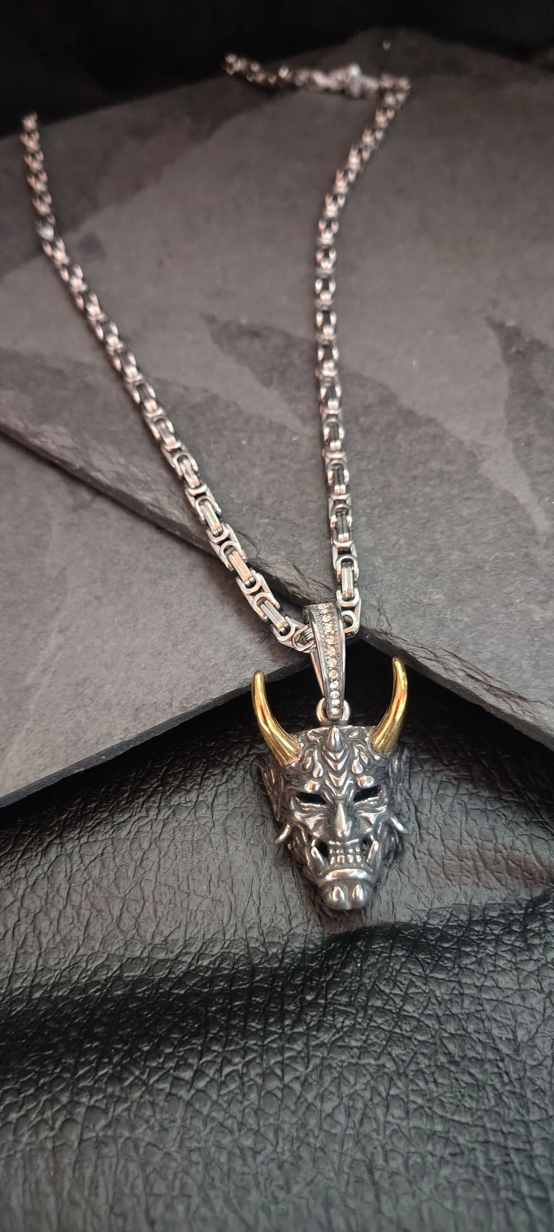 Corrente Masculina Oni Hannya 65cm + Pingente Máscara Japonesa 5cm - Chifre Dourado - Aço Inoxidável - 1
