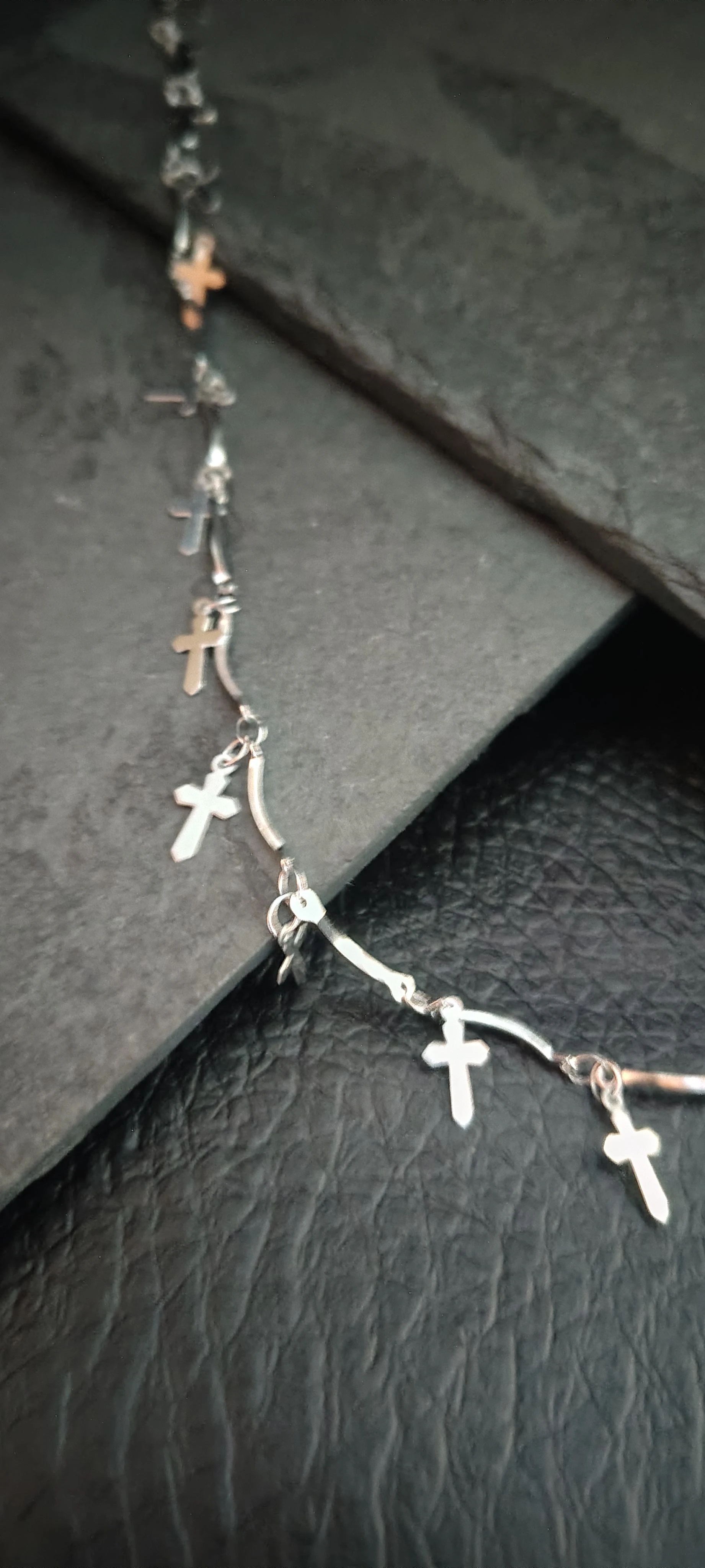 Choker 58cm Cruzinhas Prata - Colar Feminino Cruz Pendente Aço Inoxidável - Colar  Feminino Prata - 2