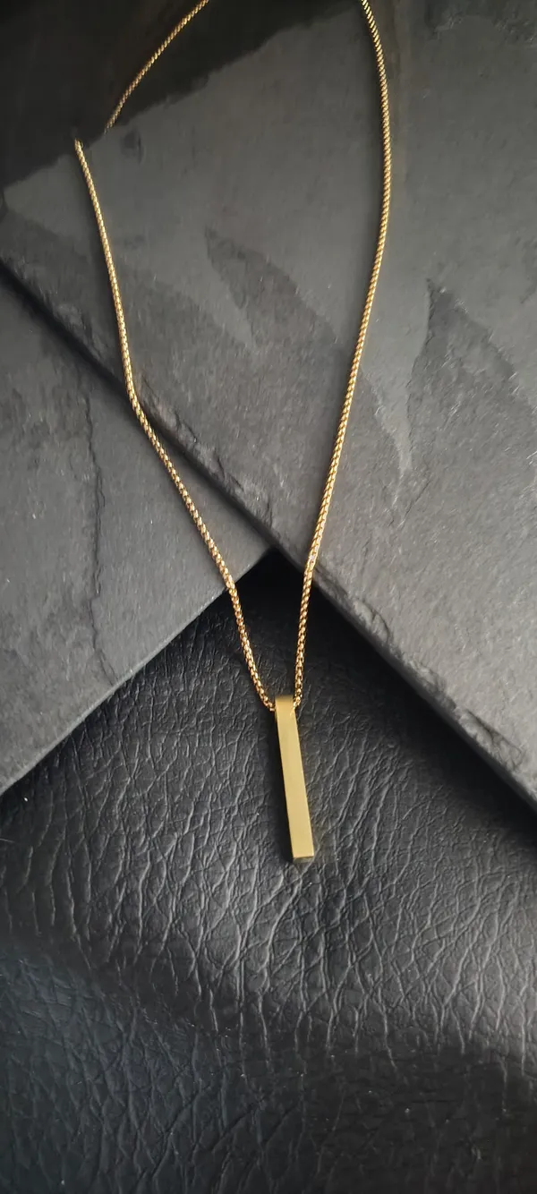 Colar Veneziana Fina 65cm + Pingente Palito 3,5cm Vertical - Aço Inoxidável Dourado - Minimalista SANSKULL Prime