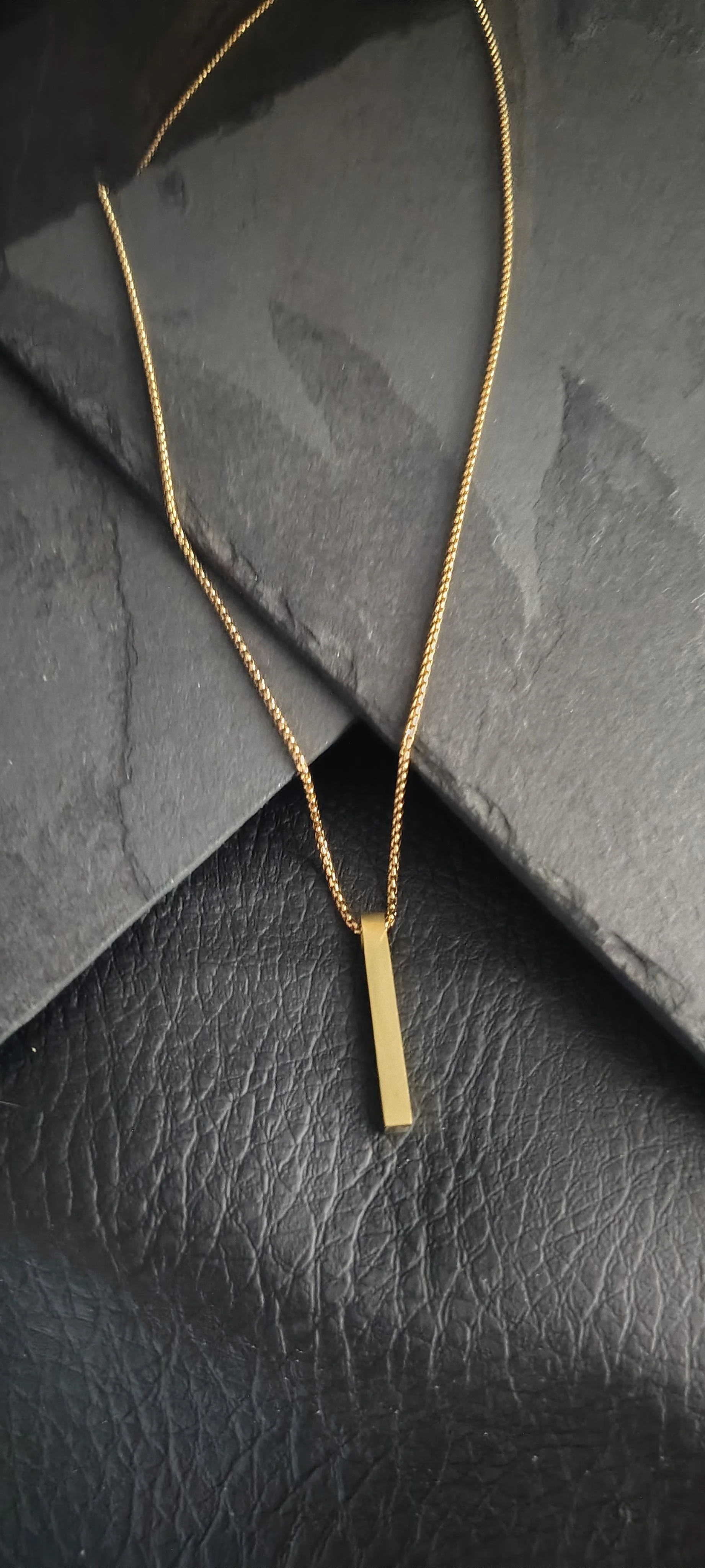 Colar Veneziana Fina 65cm + Pingente Palito 3,5cm Vertical - Aço Inoxidável Dourado - Minimalista SANSKULL Prime - 1