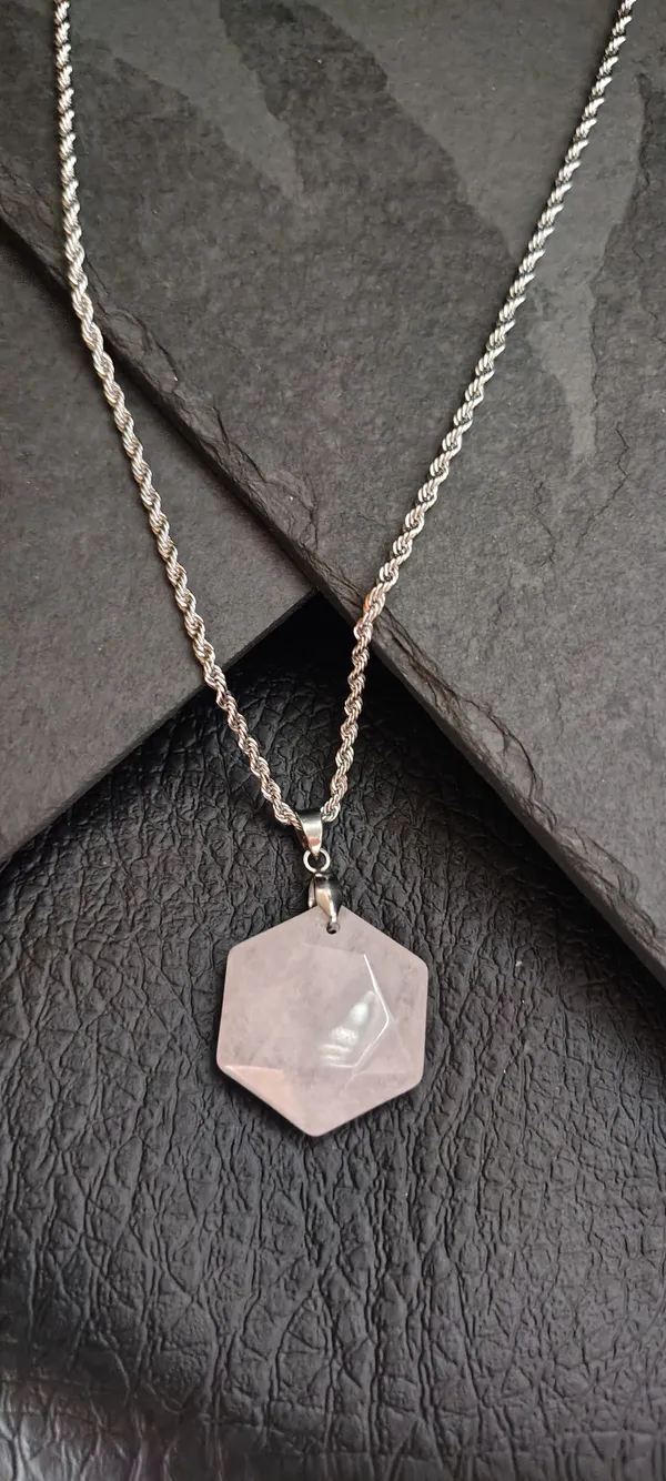 Colar Hexágono Quartzo Rosa Natural 45cm Cordão Baiano Prateada - Pedra do Amor - Aço Inoxidável - SANSKULL Prime