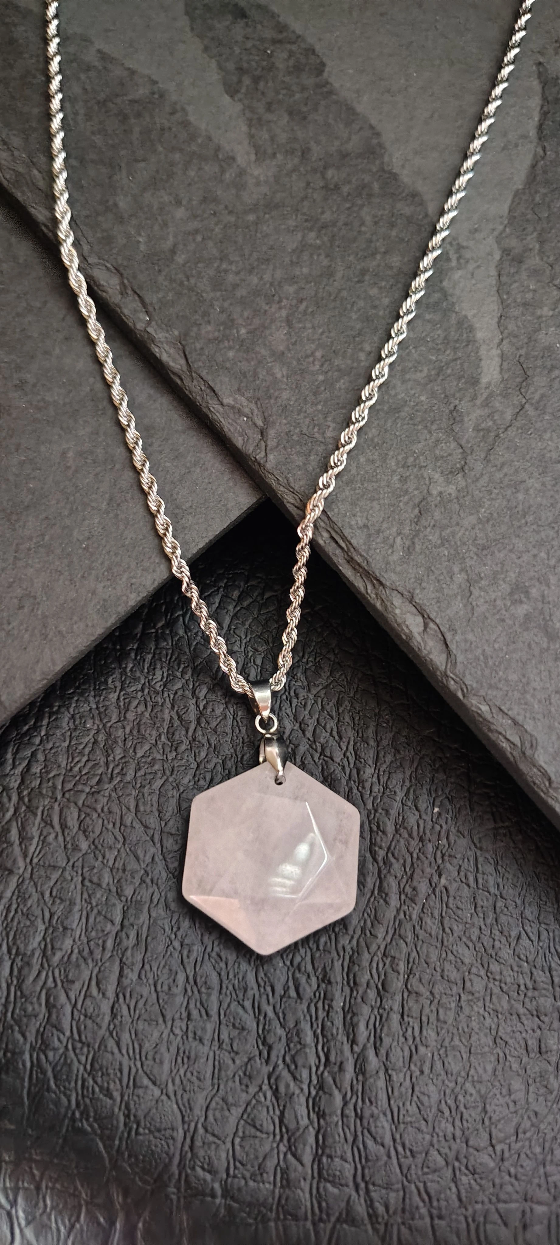 Colar Hexágono Quartzo Rosa Natural 45cm Cordão Baiano Prateada - Pedra do Amor - Aço Inoxidável - SANSKULL Prime - 1