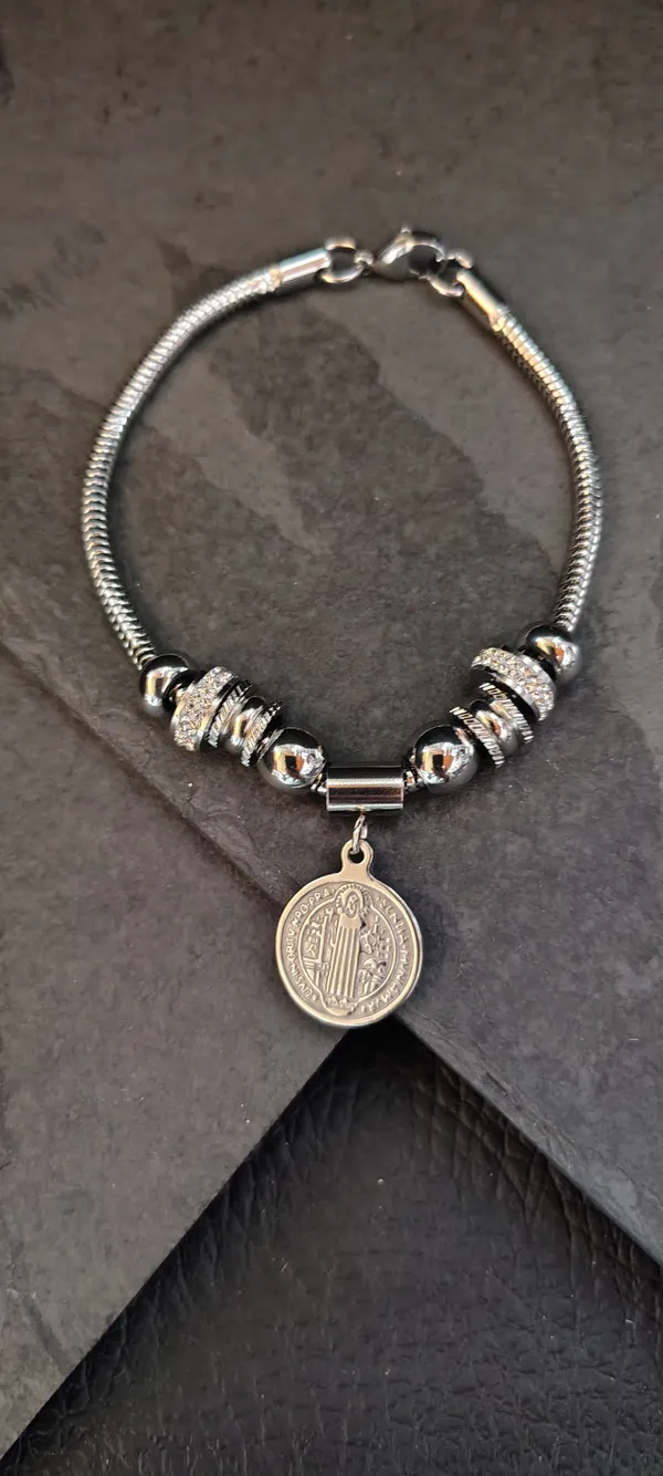 Pulseira Feminina São Bento 19cm Prata - Berloqueira com Medalha Proteção - Aço Inoxidável 316L - SANSKULL