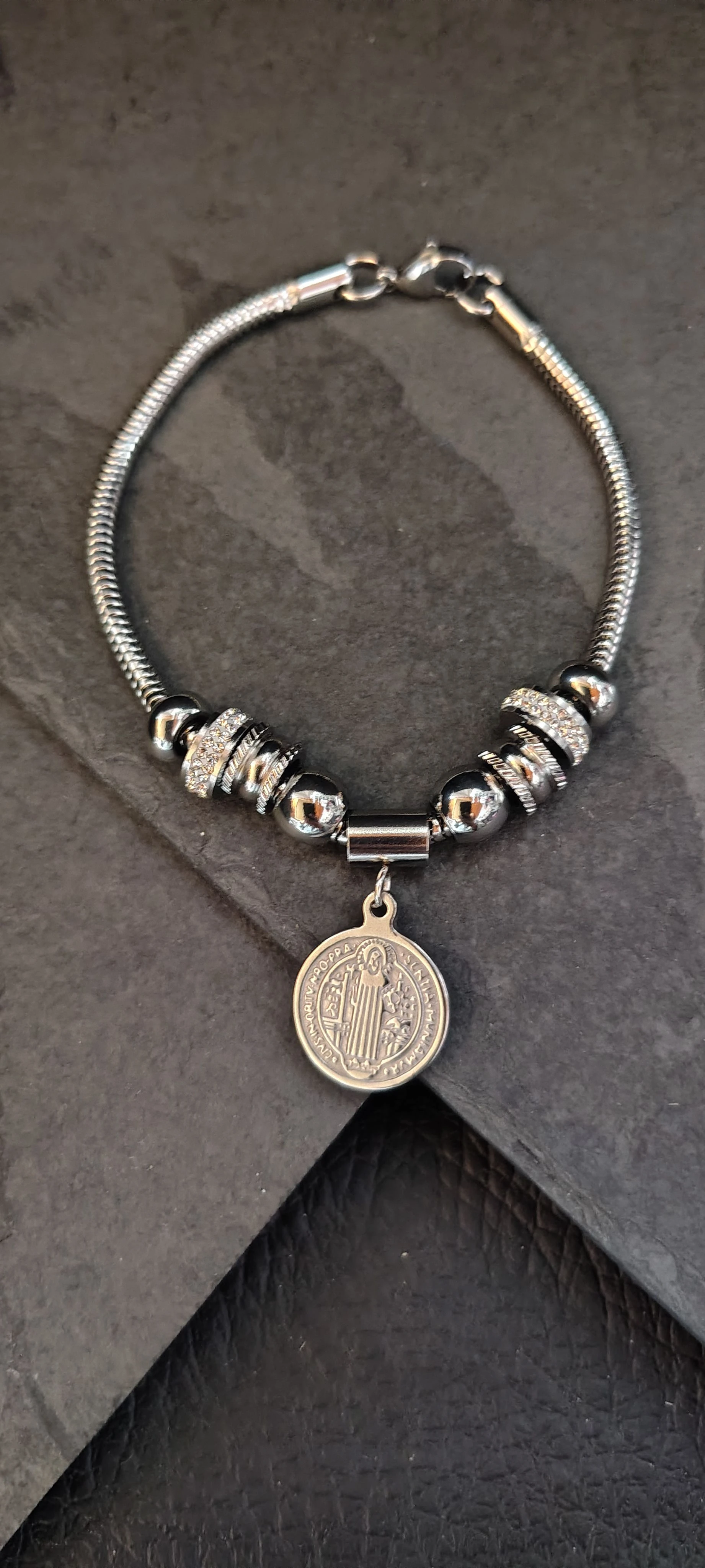 Pulseira Feminina São Bento 19cm Prata - Berloqueira com Medalha Proteção - Aço Inoxidável 316L - SANSKULL - 1