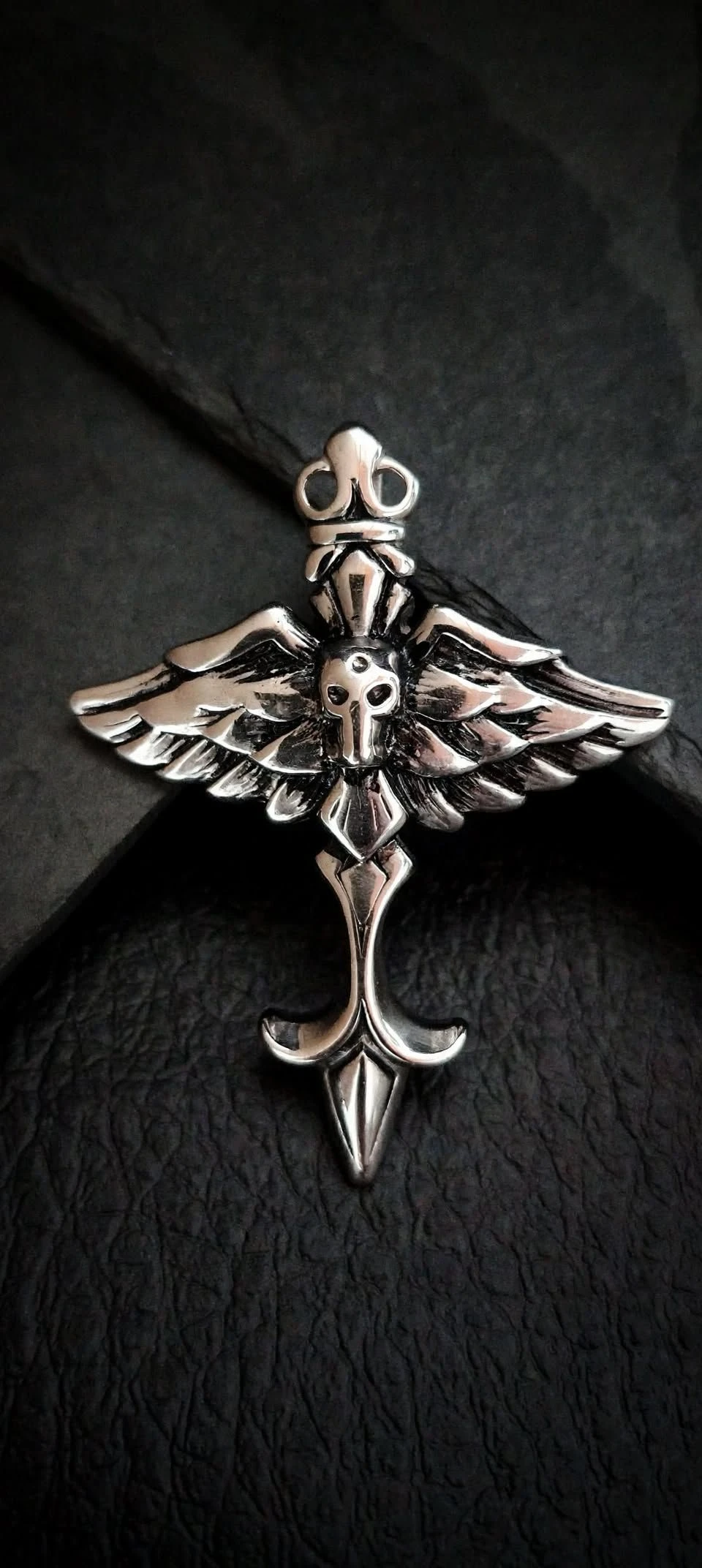Pingente Cruz Alada Caveira Winged Skull - Aço Inoxidável | SANSKULL - 1