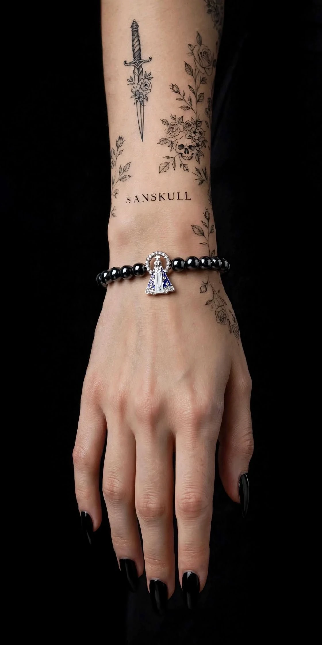 Pulseira Hematita 8mm + Nossa Senhora Aparecida Cravejada Azul | Elástica Unissex SANSKULL - 2
