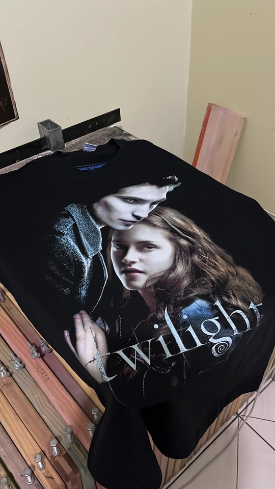 Camiseta Twilight (DTF) - imagem 1