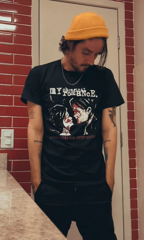 Camiseta My Chemical Romance | 3 Cheers  - imagem 1
