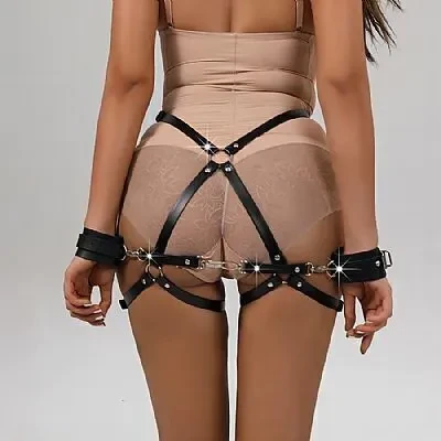 Harness em Couro com Algemas  - 2