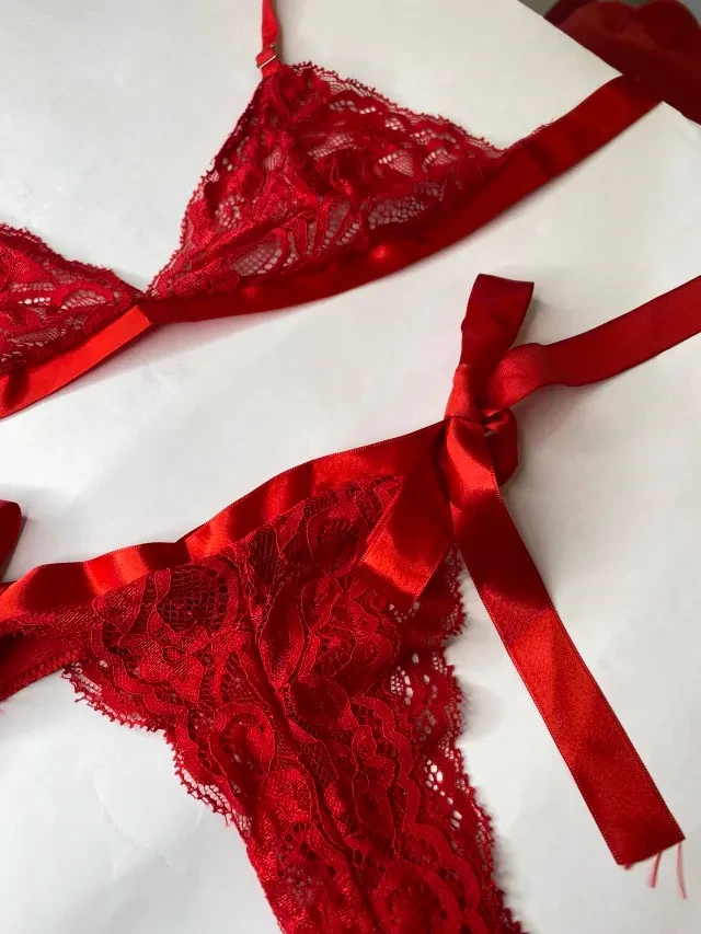 Conjunto Fitilho Vermelho Veste P e M   - 5