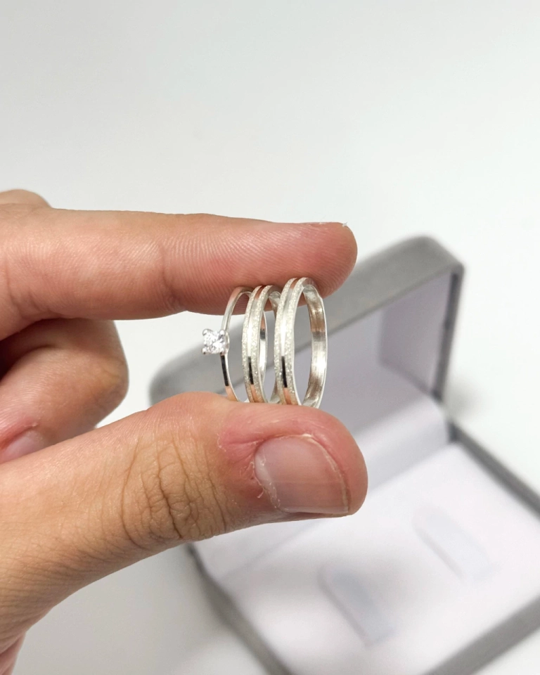 Par de alianças 2mm modelo 6 