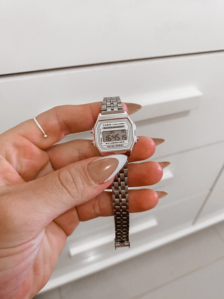 Relógio Cássio mini fundo branco  - imagem 2