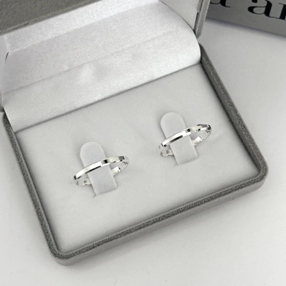 Par de alianças 2mm Fina modelo 2 