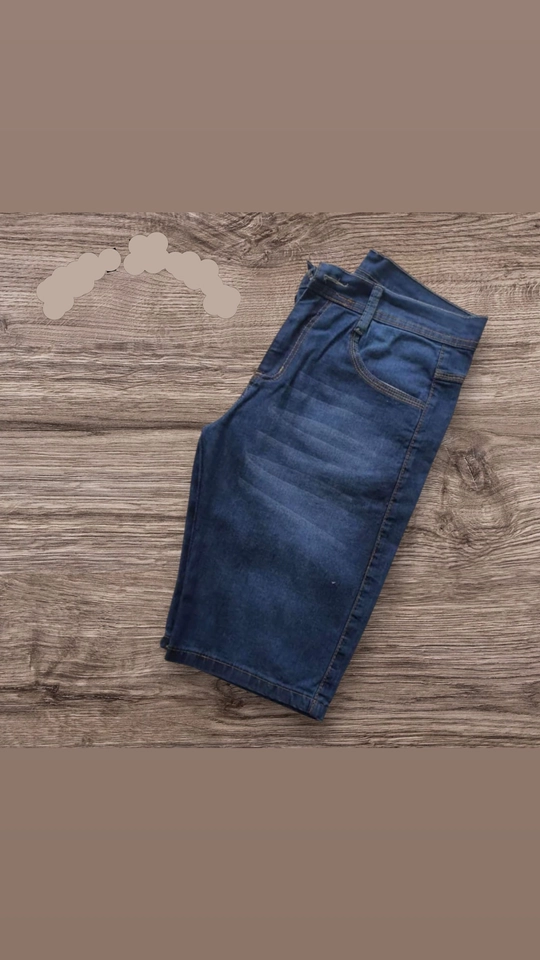 Bermuda jeans escura detalhada  - 1