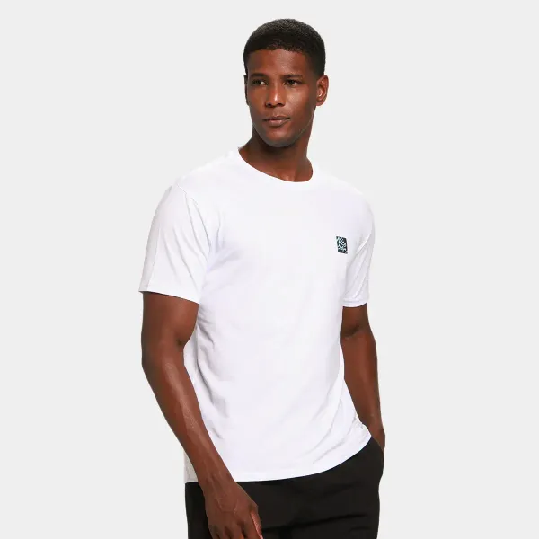 Camiseta nicoboco básica branca detalhe 