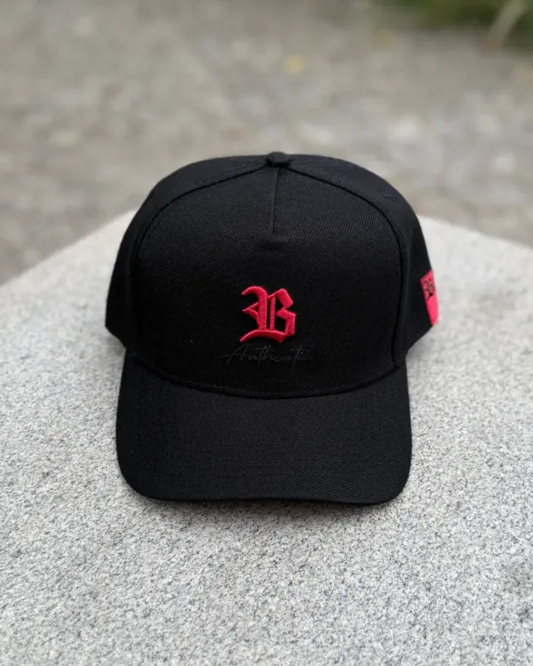 Boné snapback preto basic vermelho 