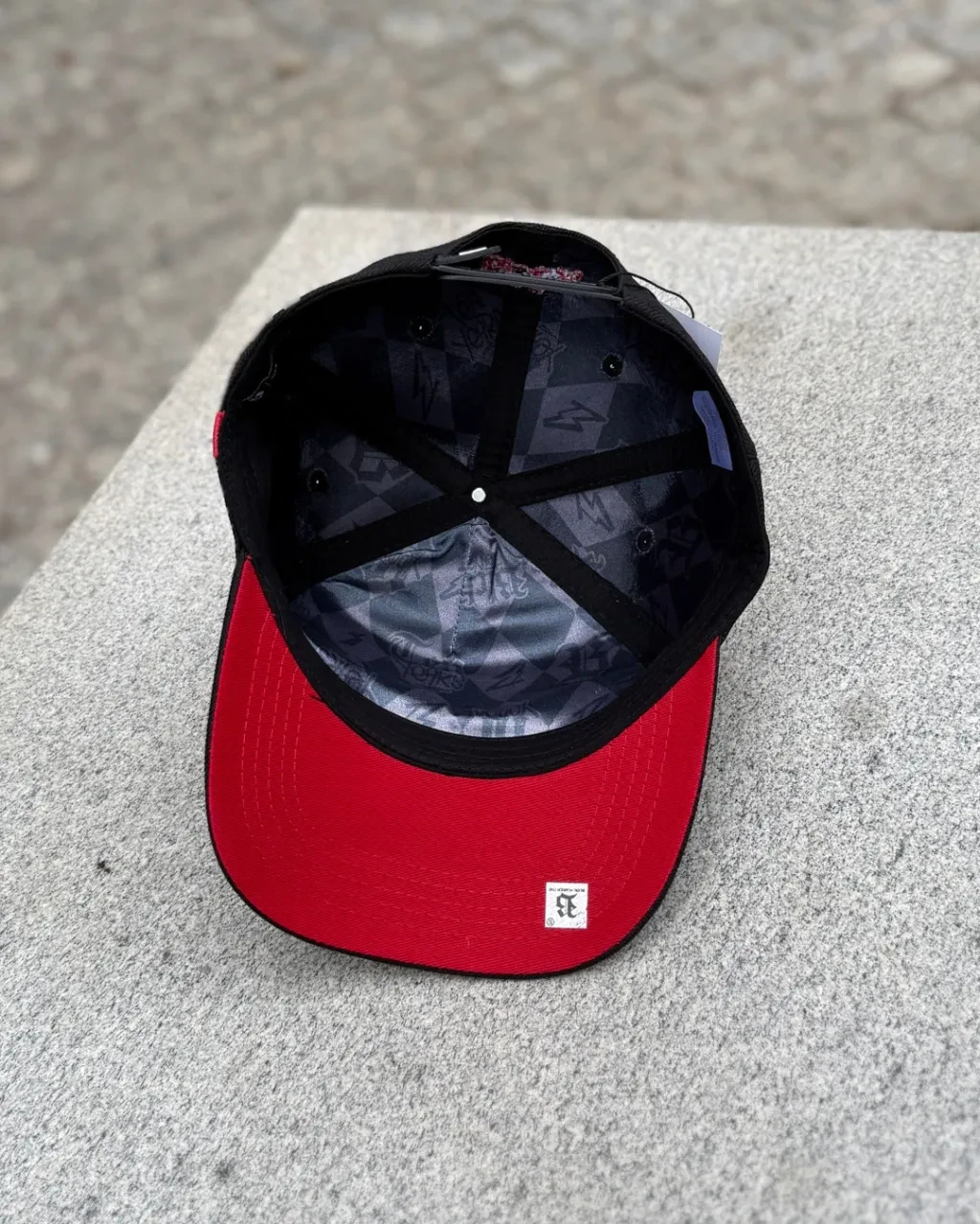 Boné snapback preto basic vermelho  - 3