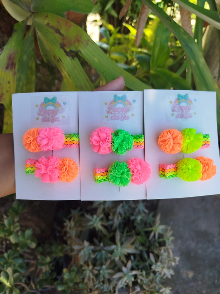 Par de pompom neon