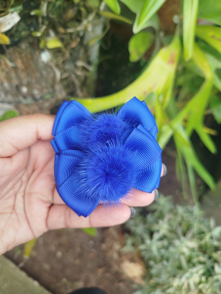 Xuxinha escolar pompom