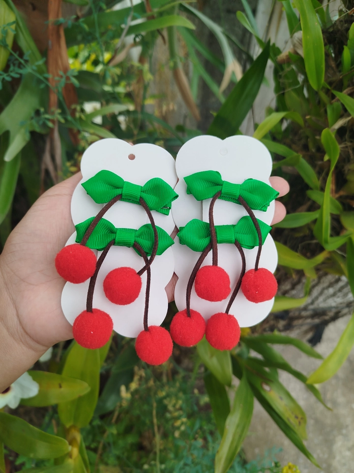 Par de pompom cerejinha