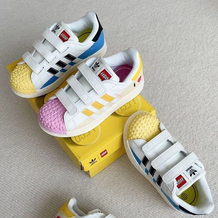 Tênis Adidas x Lego