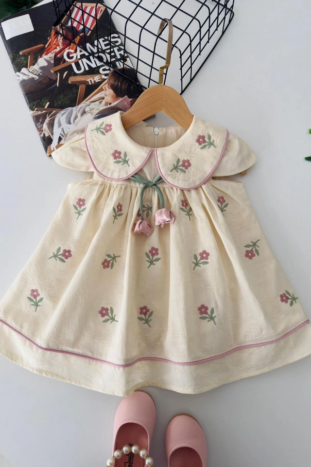 Vestido bordado floral