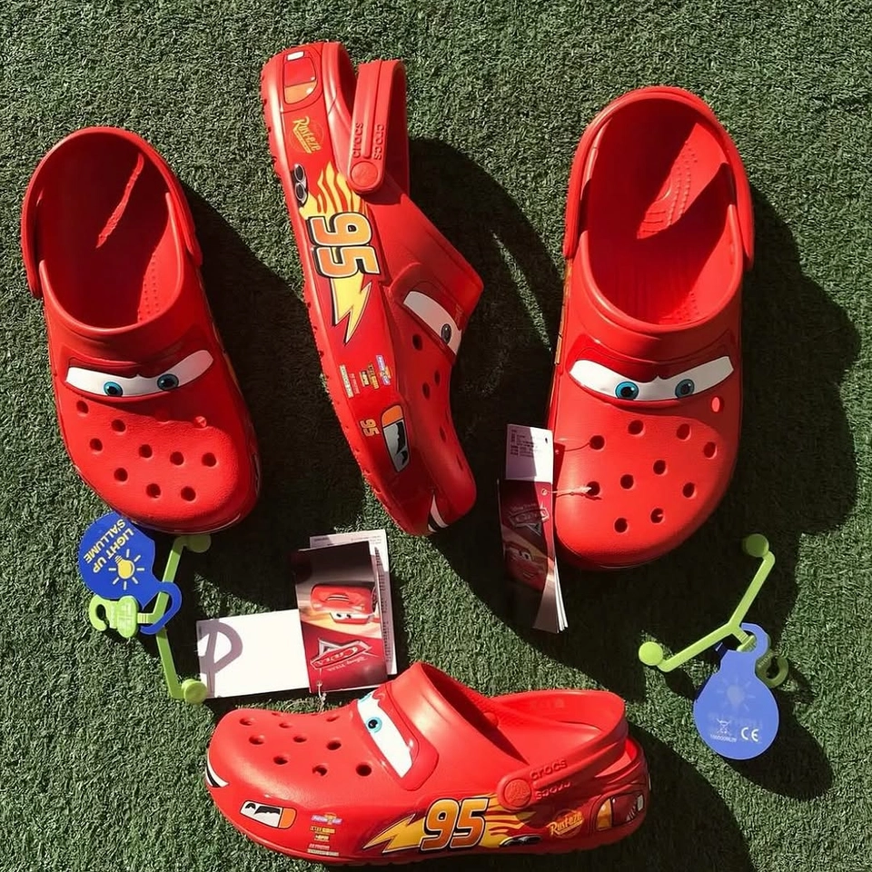 Crocs relâmpago mcqueen - 1
