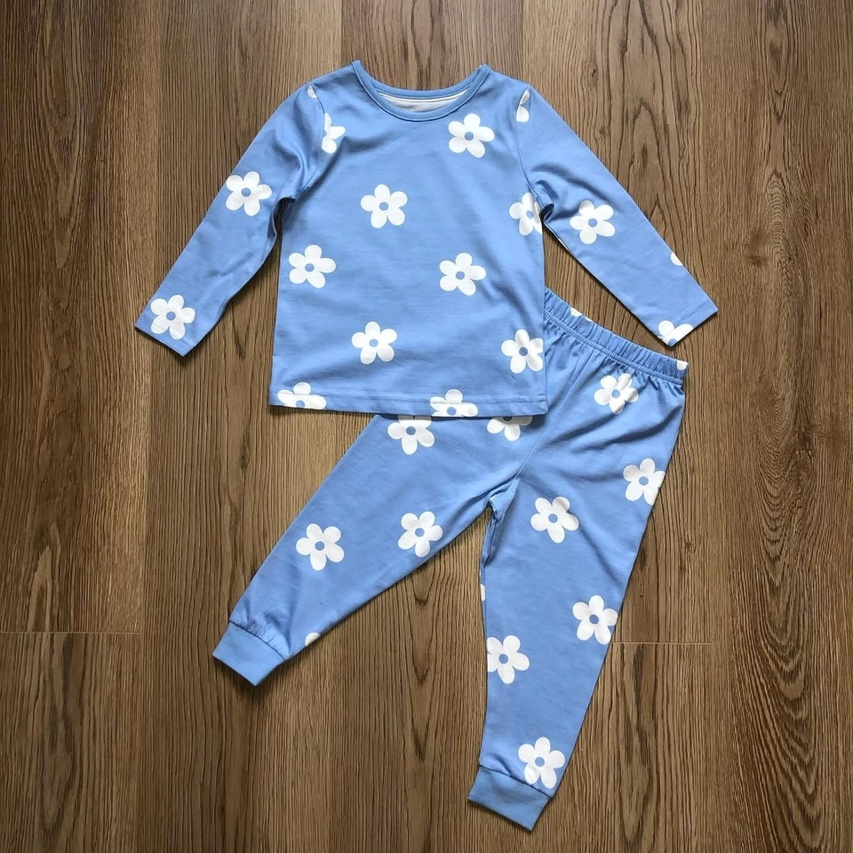 Três Conjuntos De Pijama  - 3