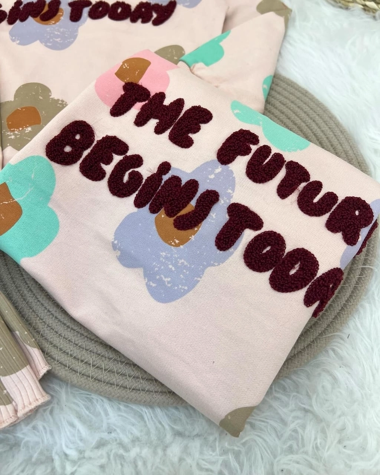 Conjunto The Future  - 3