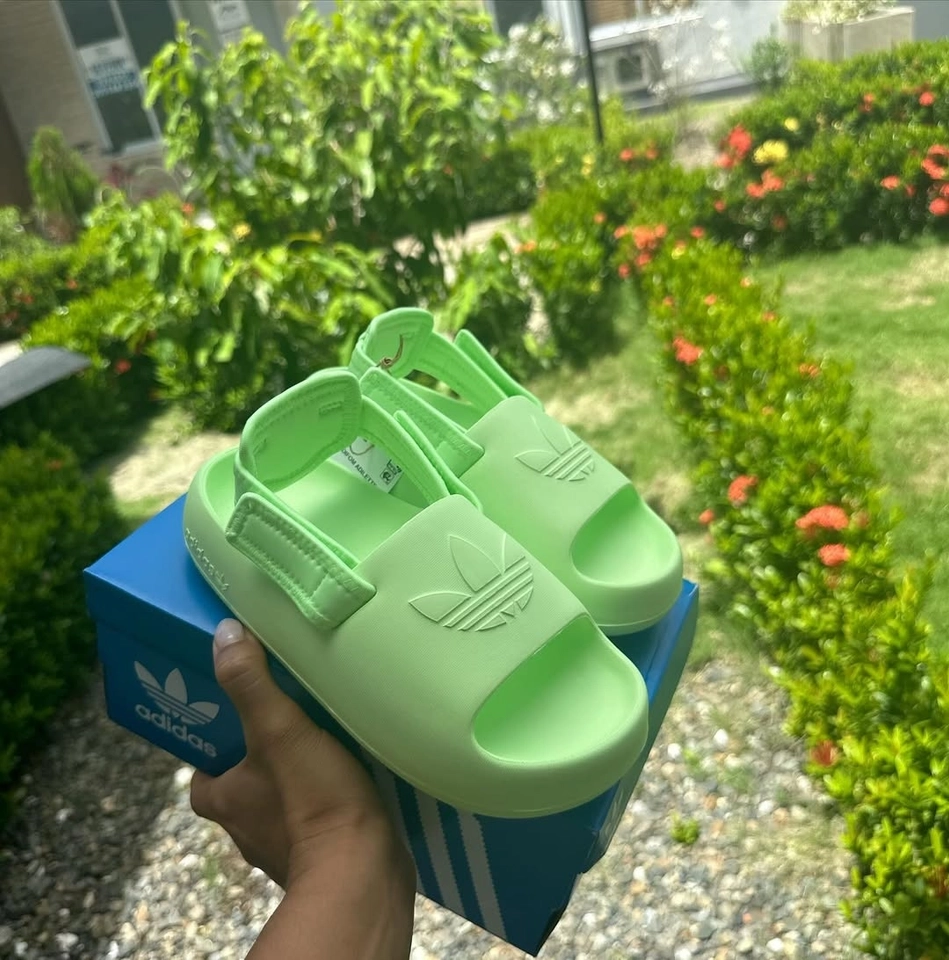 Papete Adidas  - 2