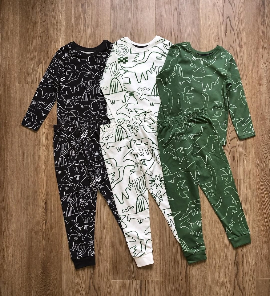 Três Conjuntos De Pijama  - 1