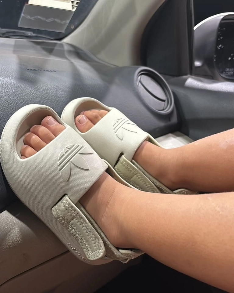 Papete Adidas  - 3