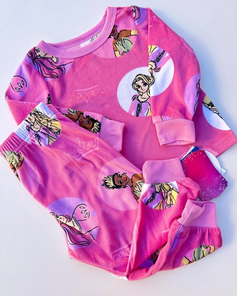Pijama Peluciado Princesas - 1