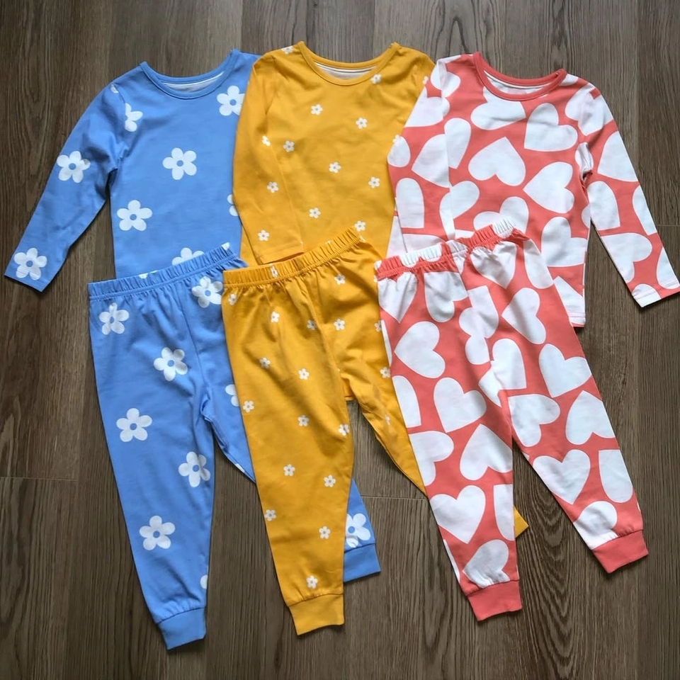 Três Conjuntos De Pijama  - 1