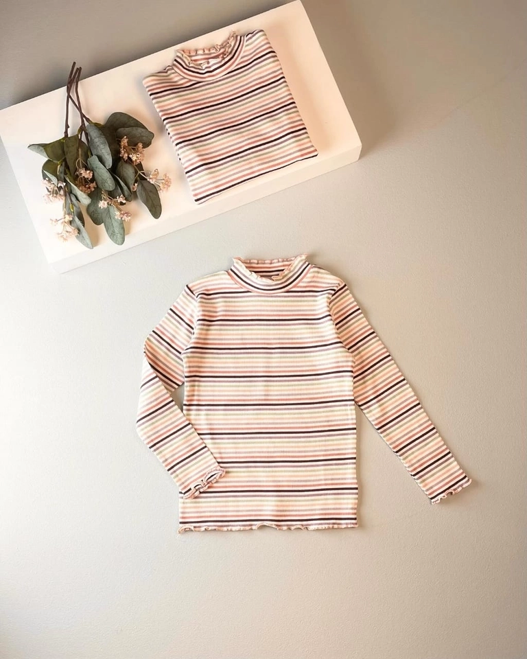 Kit com 2 Blusas - 4