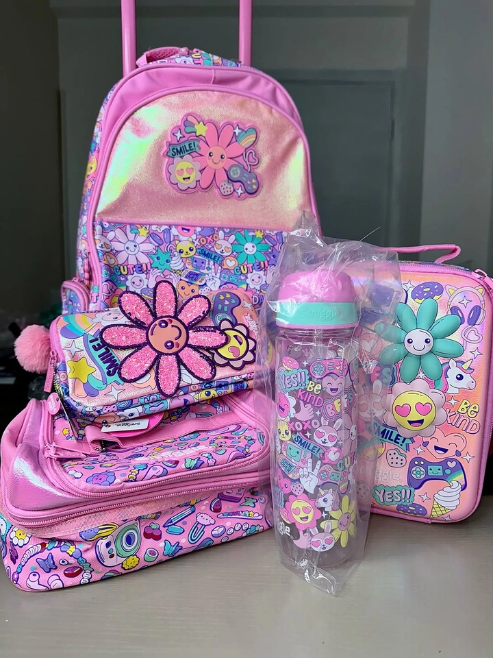 Kit mochila escolar com 4 intem - 1