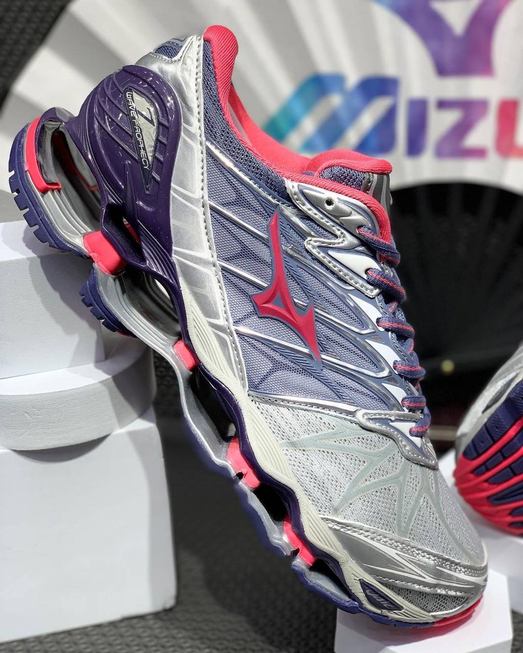 tênis Mizuno Prophecy 7 cinza e rosa