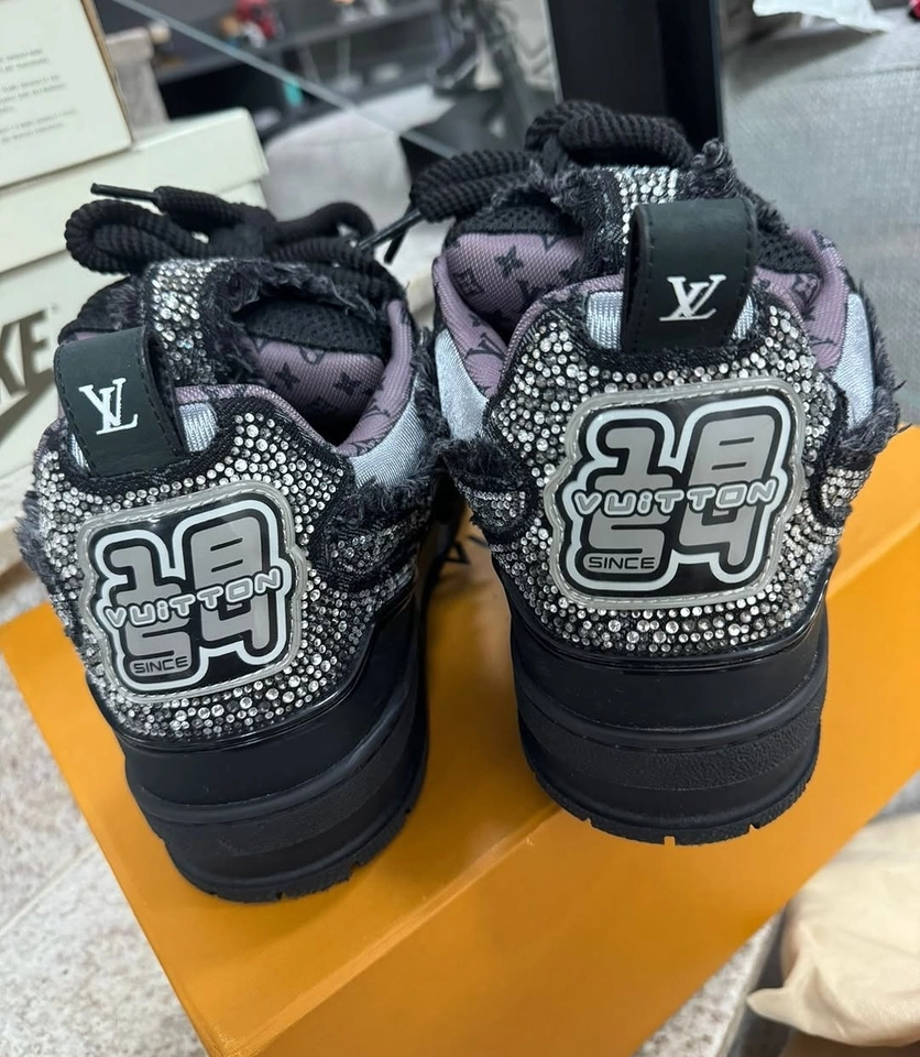 Louis Vuitton black swarosviki - 3