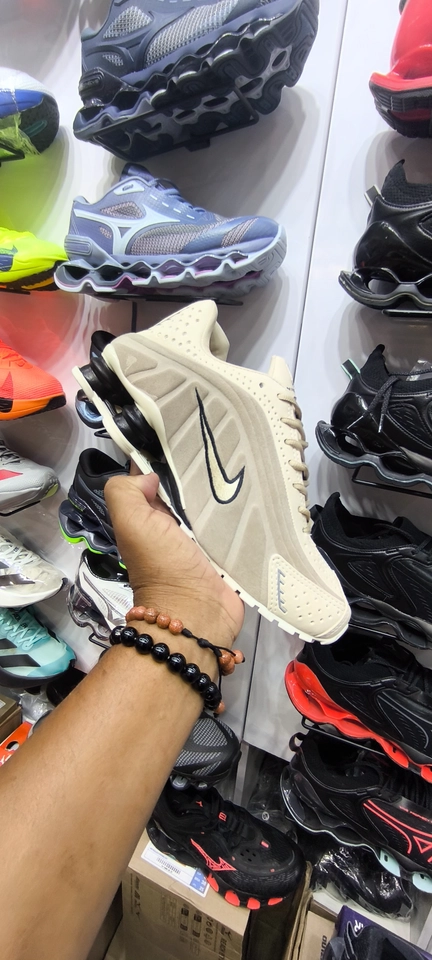 Nike Shox R4 - 1