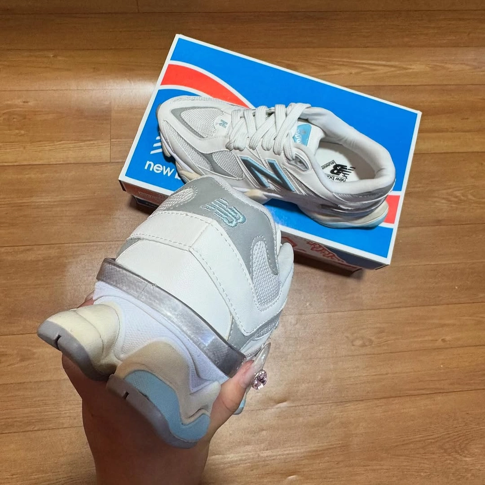 New balance 9060 branco e azul  - 2