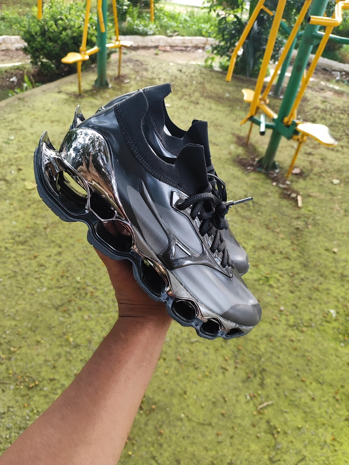 Mizuno Sorayama preto 