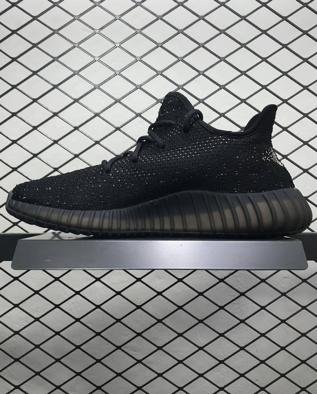 Tenis Adidas Yeezy 350 Oreo - 4