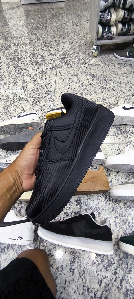 Nike force rajado preto 