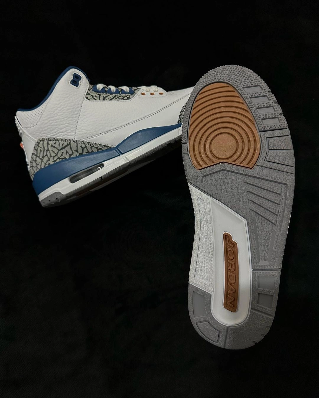 Nike Jordan 3 Wizards - 2
