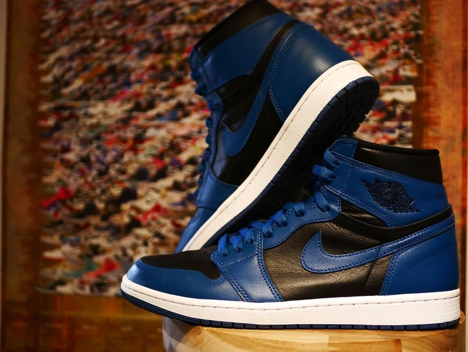Nike Jordan 1 azul e preto  - 4