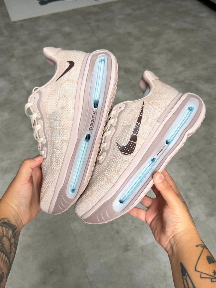 Nike Vomero - 5