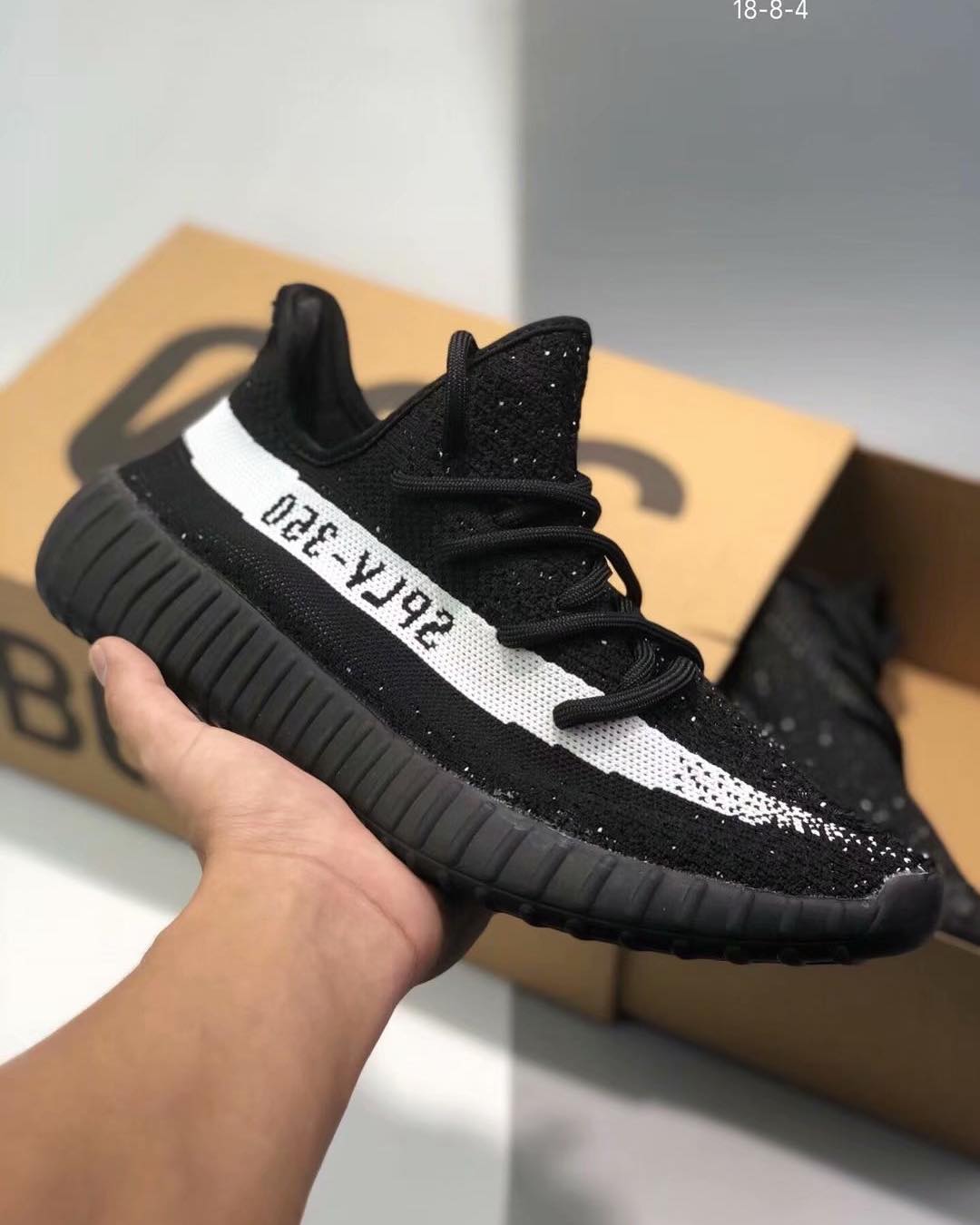 Tenis Adidas Yeezy 350 Oreo - 3