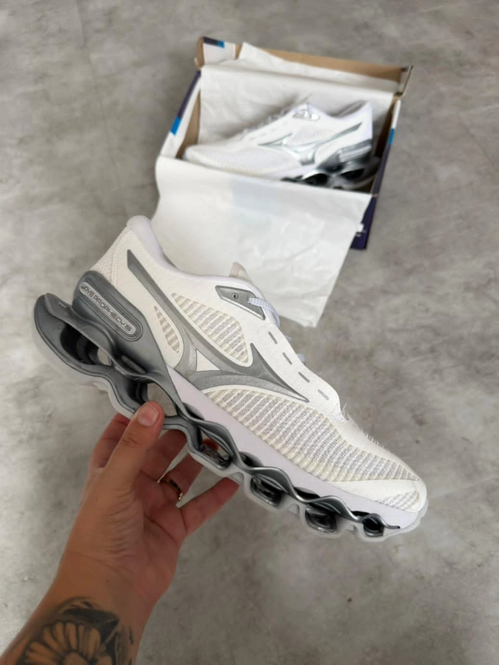 Mizuno 15 branco e prata  - 3